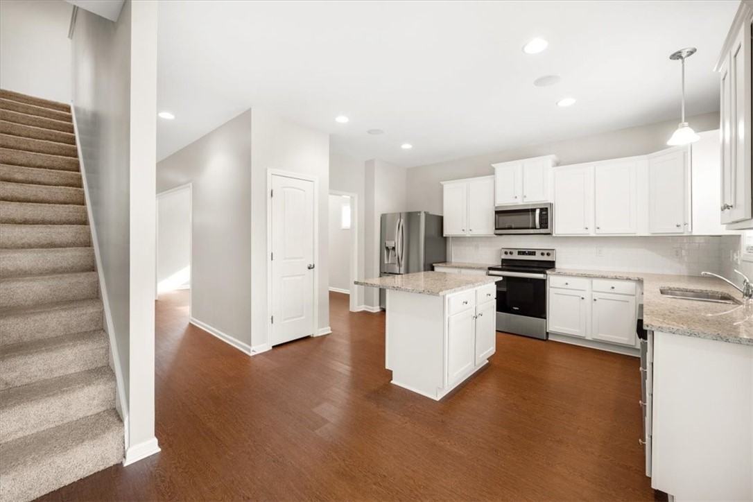 763 Rocky Ridge Circle Seneca, SC 29678 - Photo 5 of 24 Bright Open Kitchen