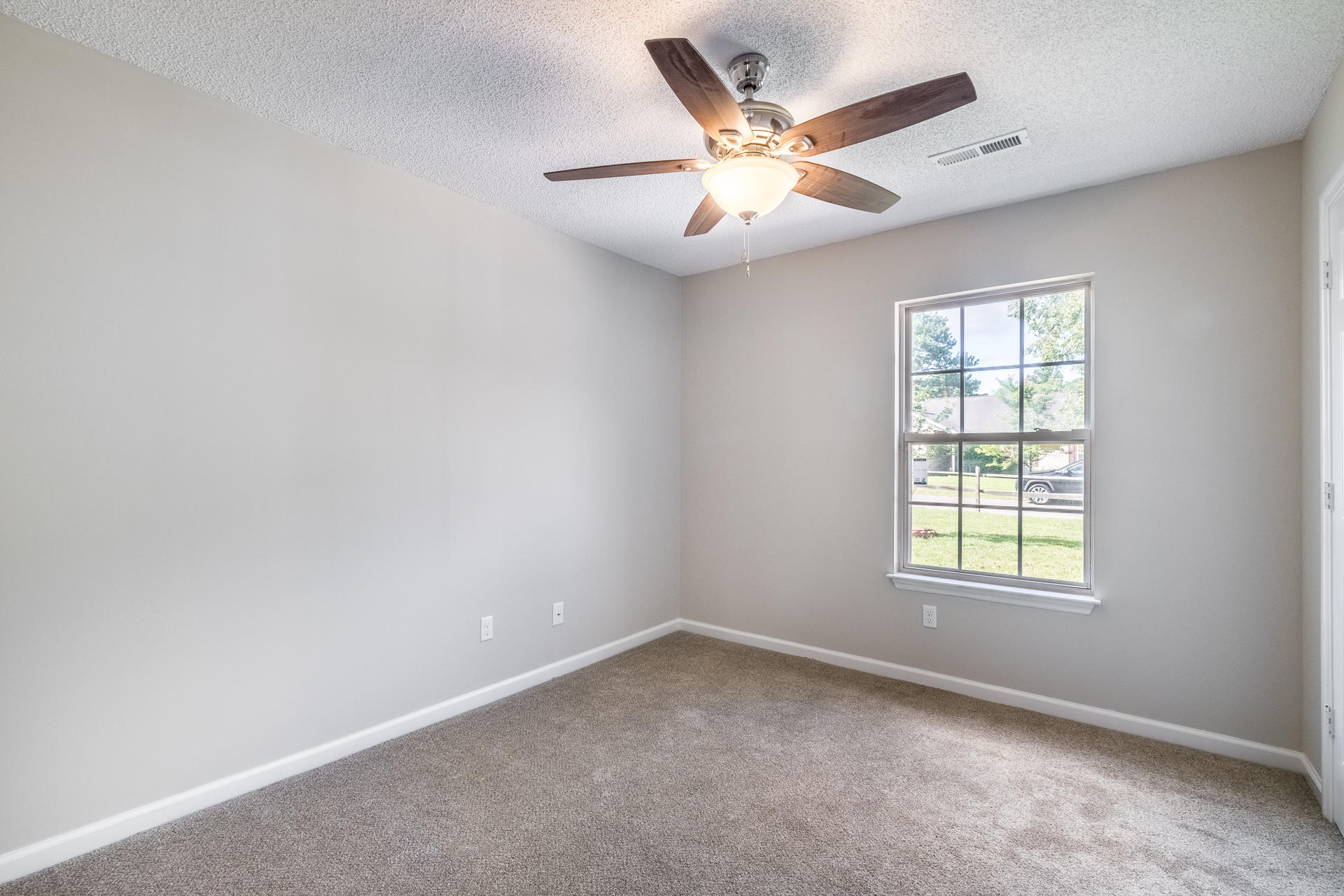 111 Cambridge Road Summerville, SC 29486 - Photo 22 of 31 Guest Bedroom
