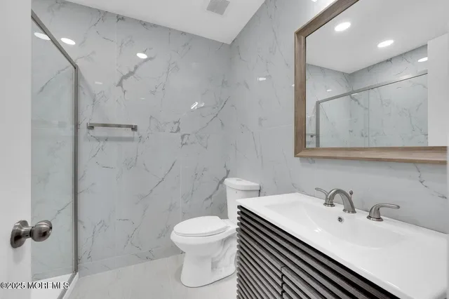 $3,550 | 4 Cooper Court, Freehold, NJ 07728