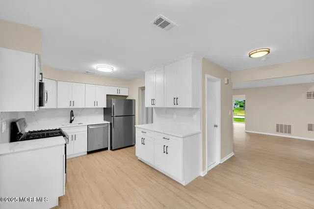 $3,550 | 4 Cooper Court, Freehold, NJ 07728