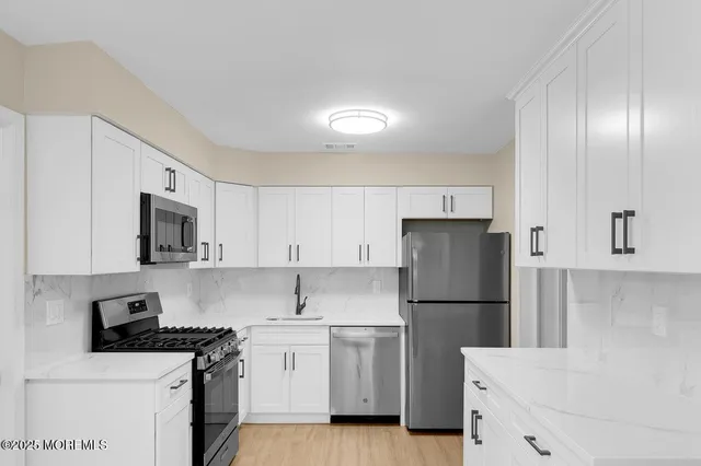 $3,550 | 4 Cooper Court, Freehold, NJ 07728