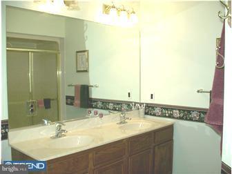 84 Kelly Driver Road Clementon, NJ 08021 - Photo 9 of 12 Bedroom - Main