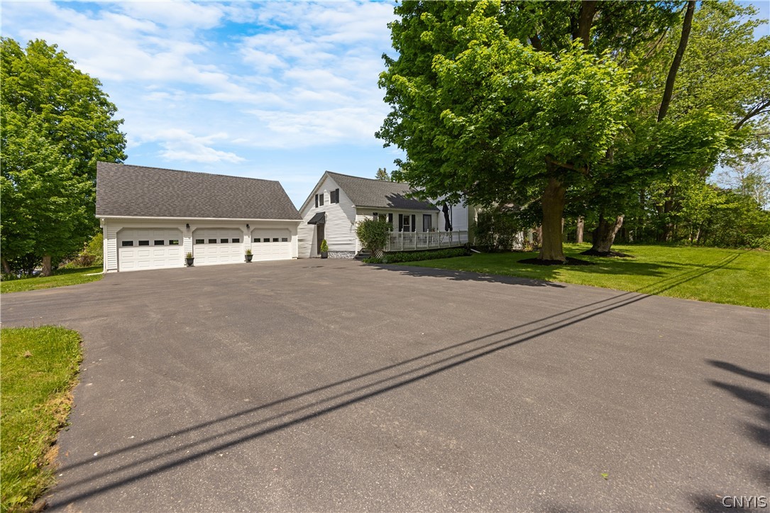 6007 Hamilton Road Syracuse, NY 13212 - Photo 5 of 49