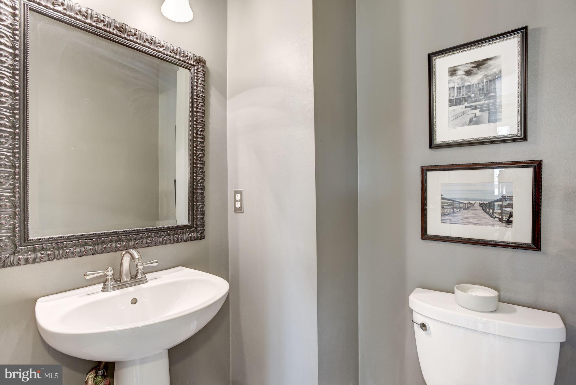 11412 Night Star Way Reston, VA 20194 - Photo 16 of 49 Main Level Powder Room