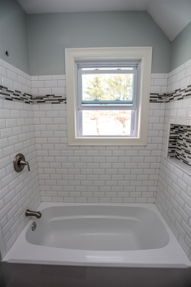 1142 Cilley Road Manchester, NH 03103 - Photo 14 of 40 Gallery Image 14