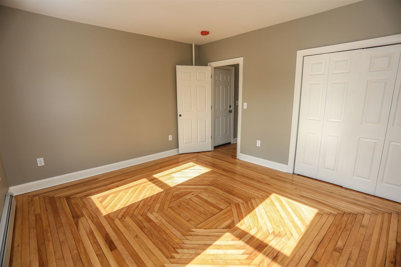 1142 Cilley Road Manchester, NH 03103 - Photo 17 of 40 Gallery Image 17