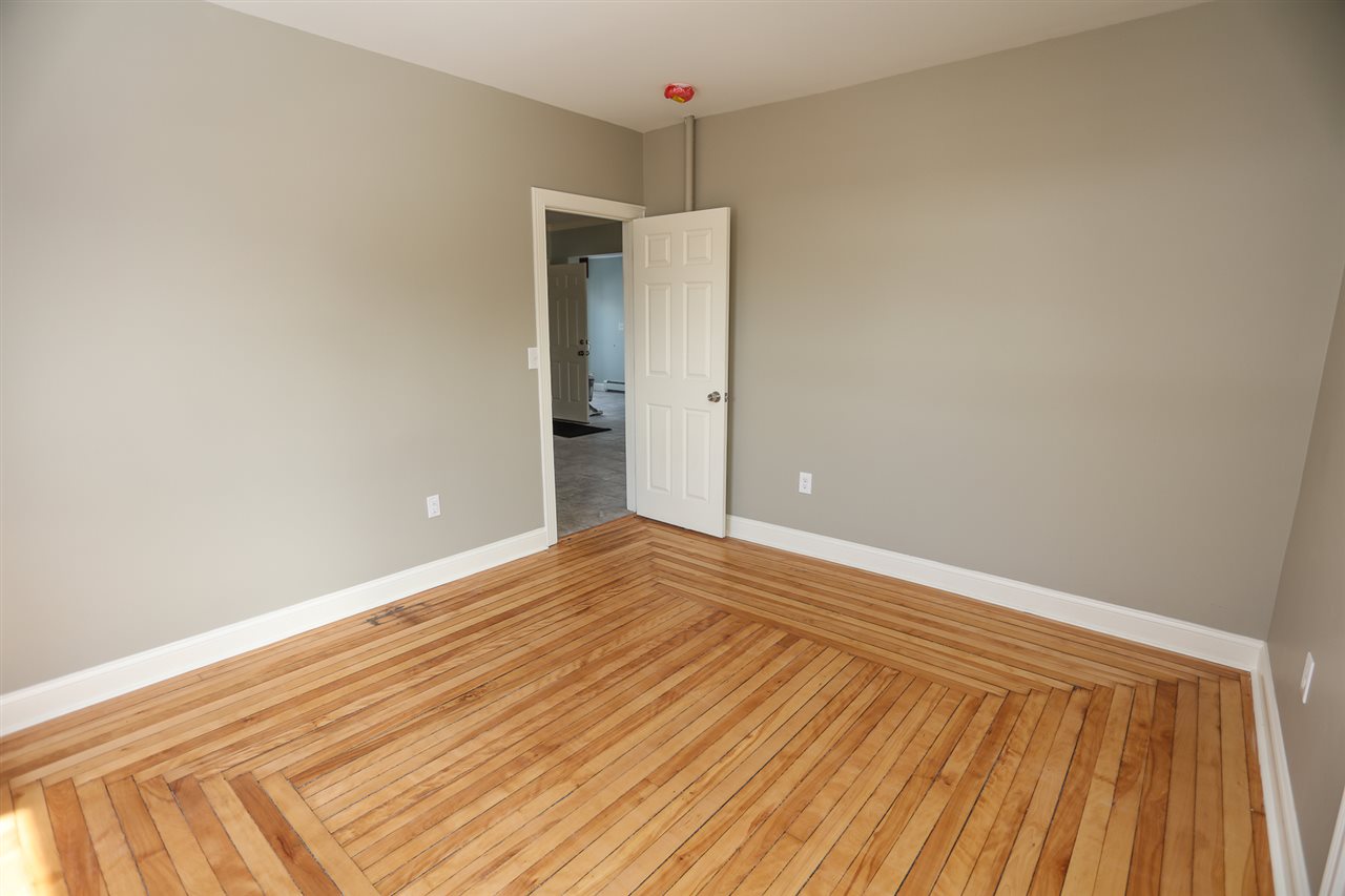 1142 Cilley Road Manchester, NH 03103 - Photo 21 of 40 Gallery Image 21