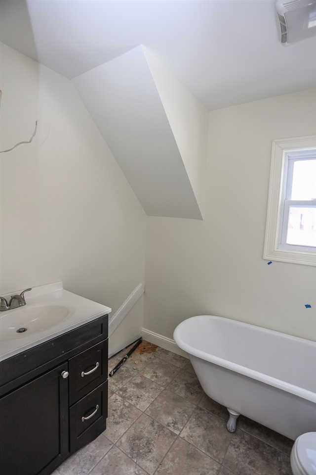 1142 Cilley Road Manchester, NH 03103 - Photo 34 of 40 Gallery Image 34