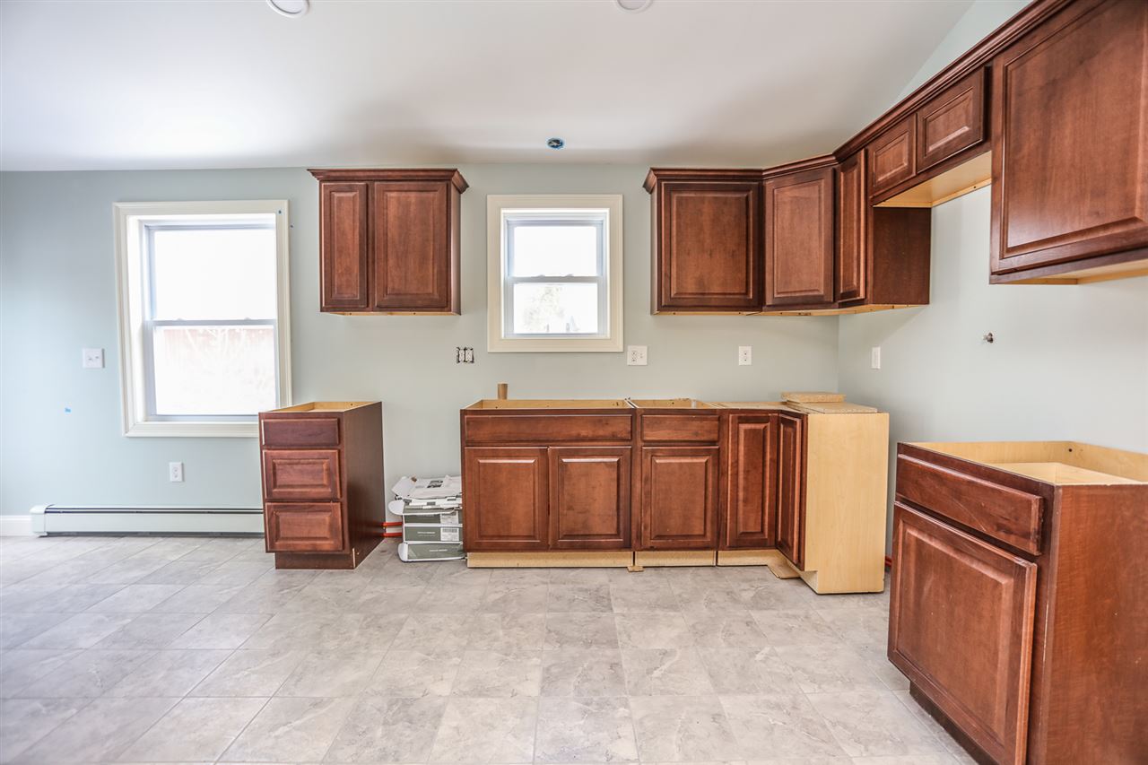 1142 Cilley Road Manchester, NH 03103 - Photo 6 of 40 Gallery Image 6
