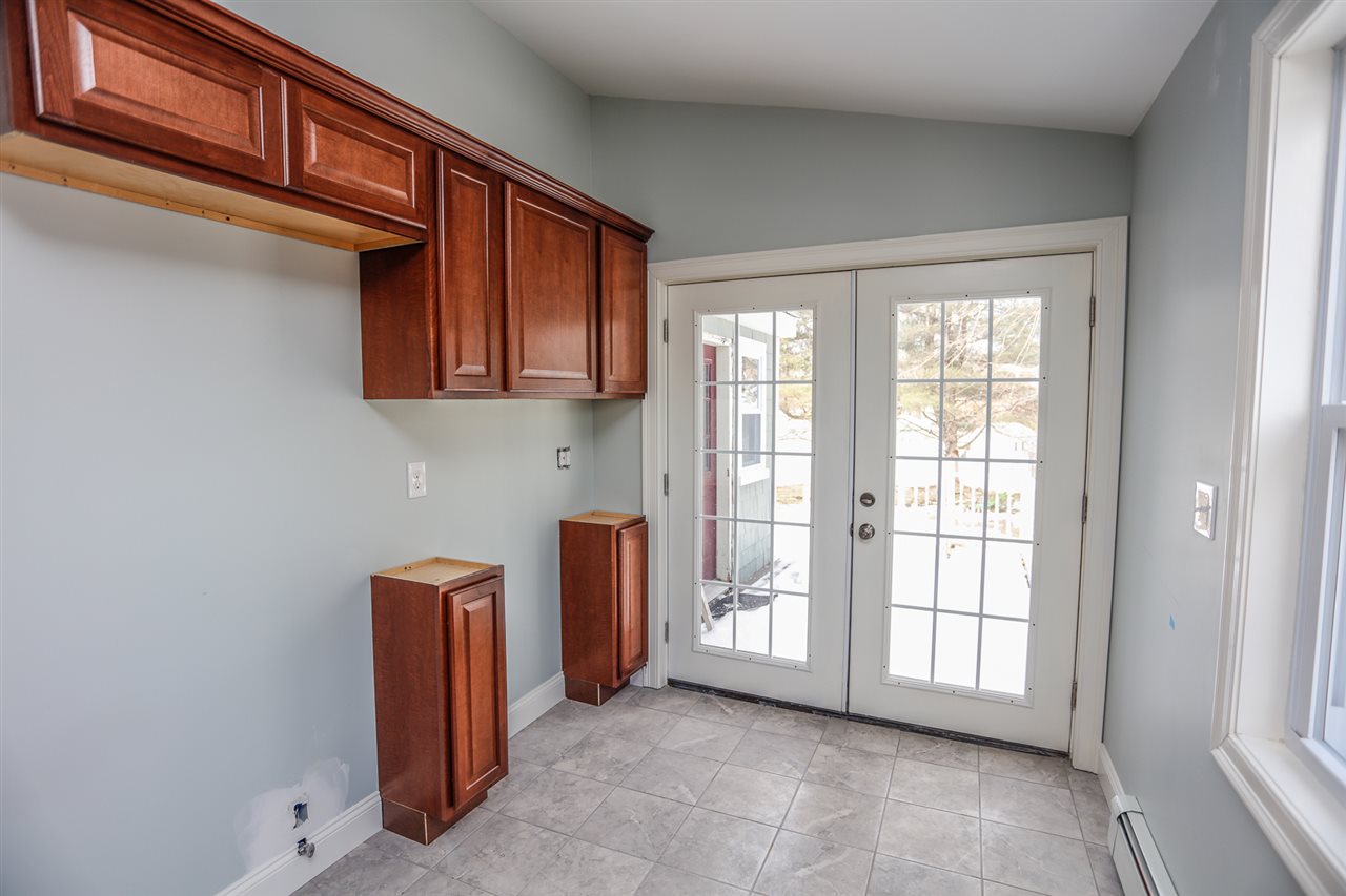 1142 Cilley Road Manchester, NH 03103 - Photo 7 of 40 Gallery Image 7