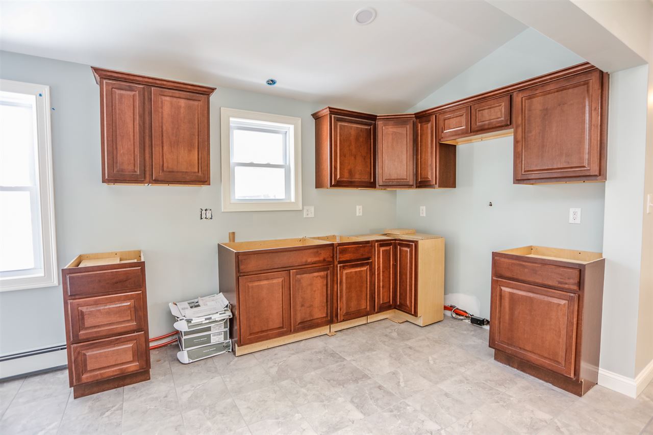 1142 Cilley Road Manchester, NH 03103 - Photo 8 of 40 Gallery Image 8