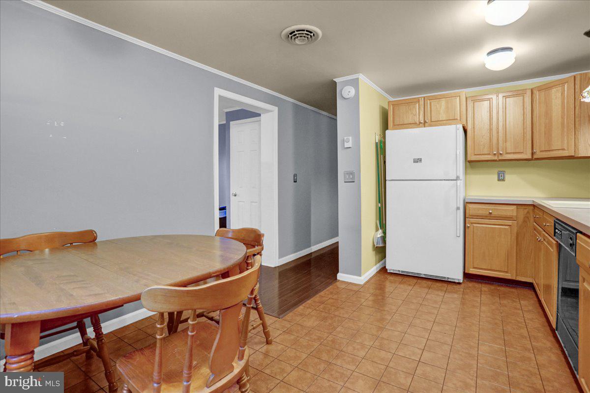 657 Lauschtown Road Denver, PA 17517 - Photo 9 of 27
