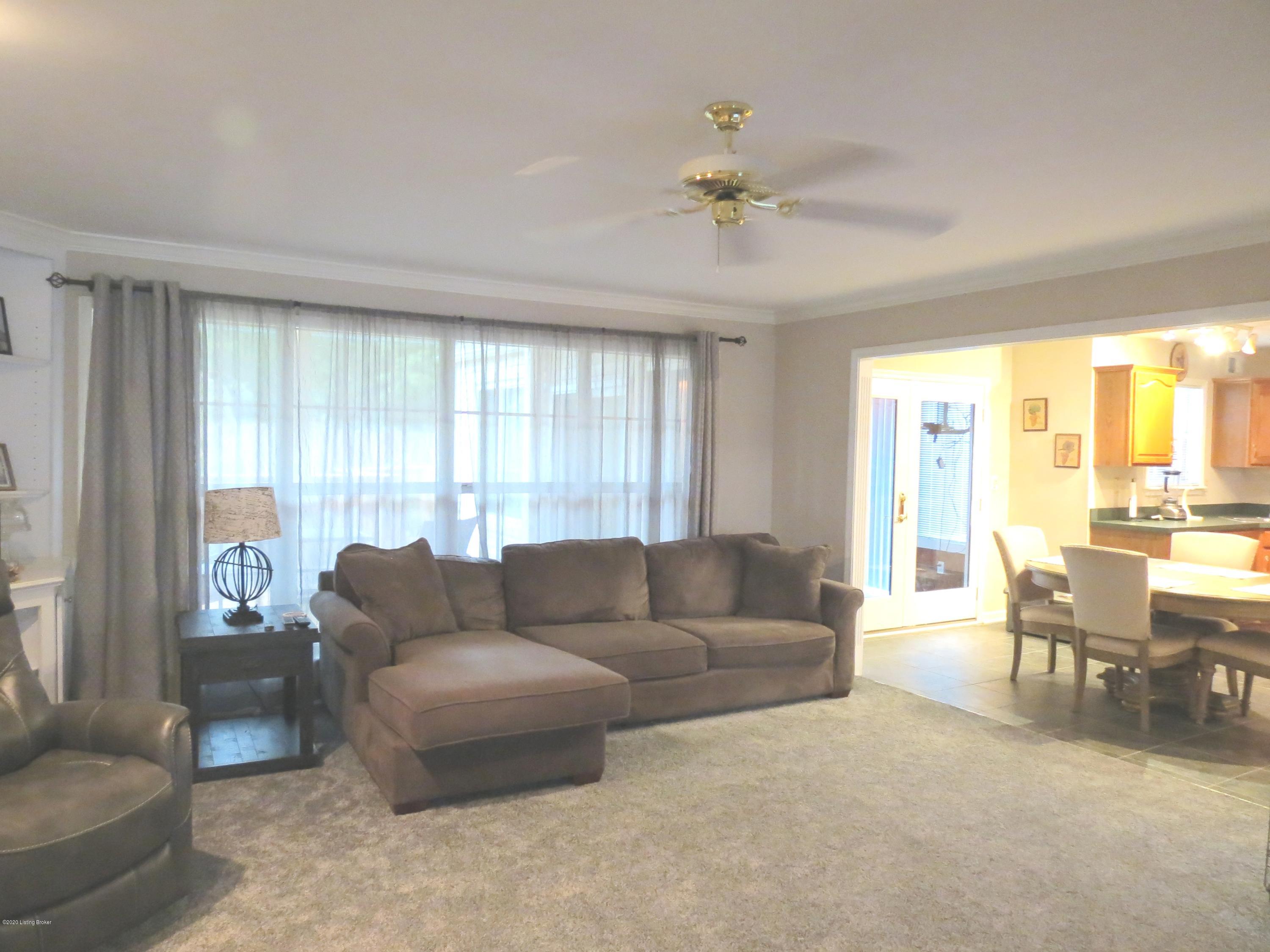 1401 Twin Ridge Road Louisville, KY 40242 - Photo 4 of 37 IMG_3356