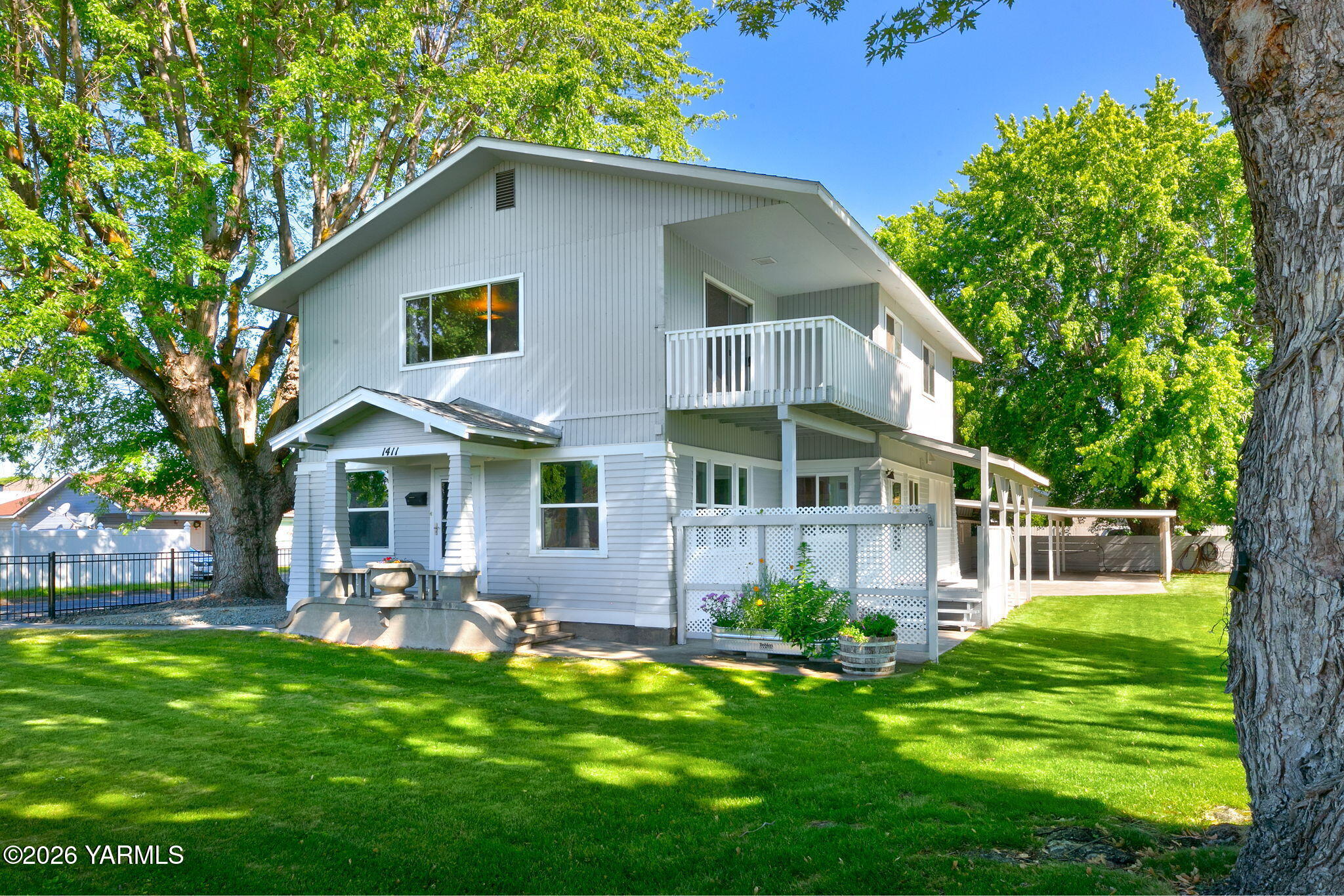 1411 West Viola Avenue Yakima, WA 98902 - Photo 1 of 33 Stelzer_260521_Viola_Yakima_01