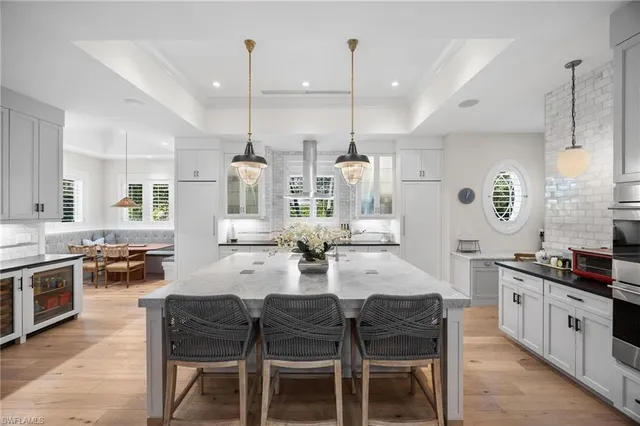 $7,995,000 | 550 4th Avenue North, Naples, FL 34102