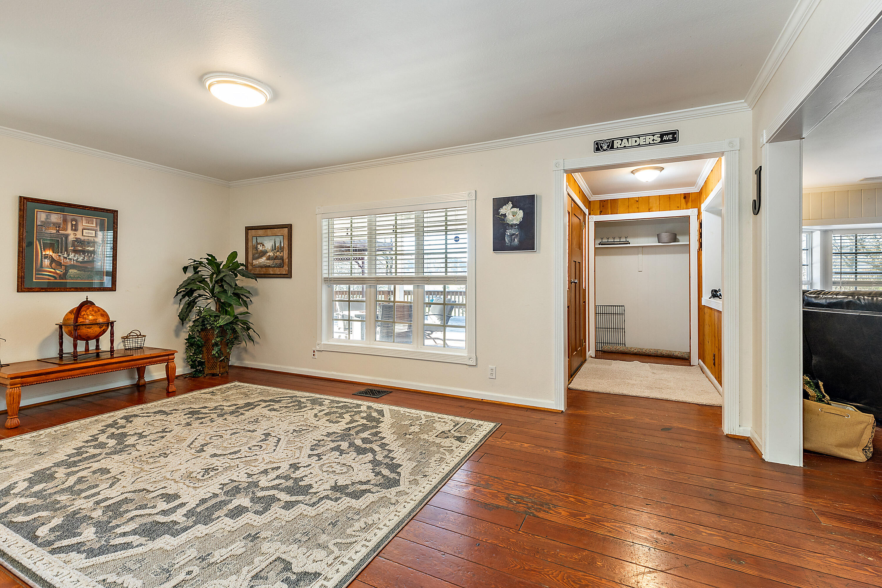 6150 Tolo Road Central Point, OR 97502 - Photo 25 of 51 a view of a room with wooden floor and furniture