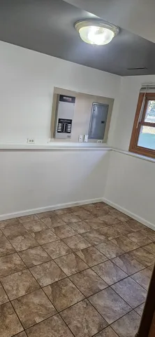 $2,800 | 1702 Knoll Avenue, McHenry, IL 60050