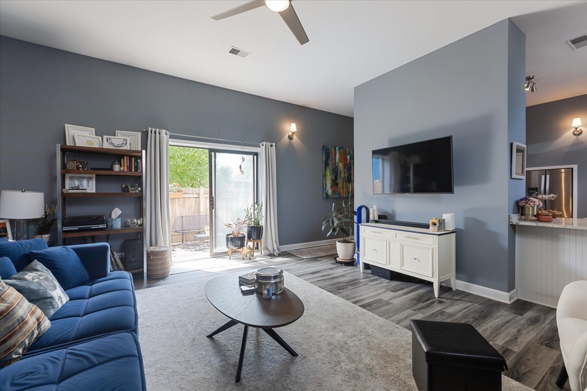 3713 Grand Boulevard, Unit 10 Brookfield, IL 60513 - Photo 5 of 27