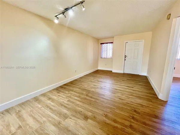 $2,300 | 4681 Northwest 9th Street, Unit 211, Miami, FL 33126
