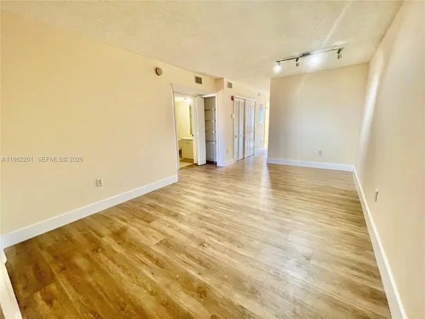 $2,300 | 4681 Northwest 9th Street, Unit 211, Miami, FL 33126
