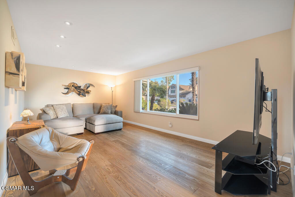 2147 McCrea Road Thousand Oaks, CA 91362 - Photo 15 of 38