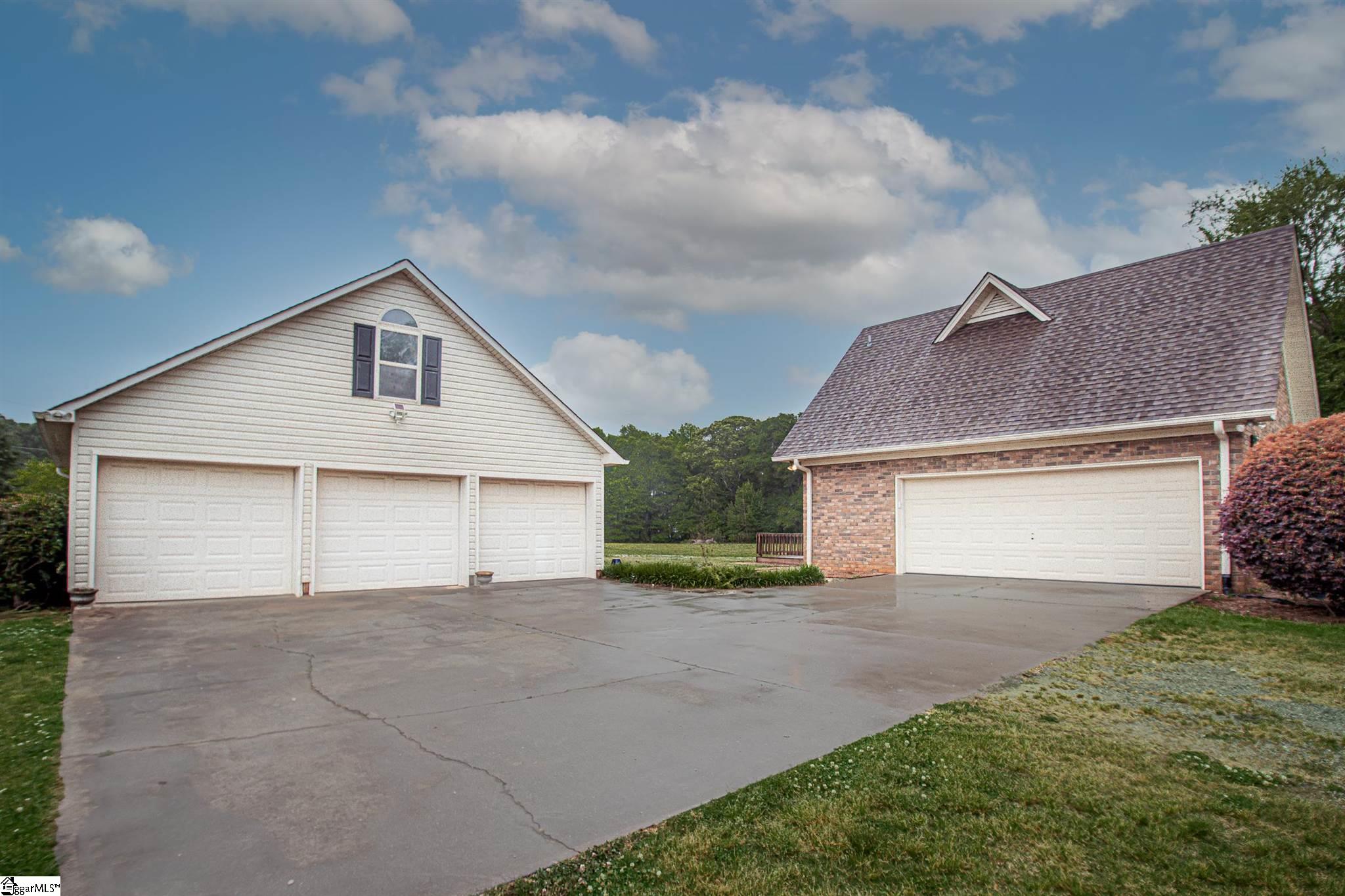 1017 Traynum Road Belton, SC 29627 - Photo 4 of 36