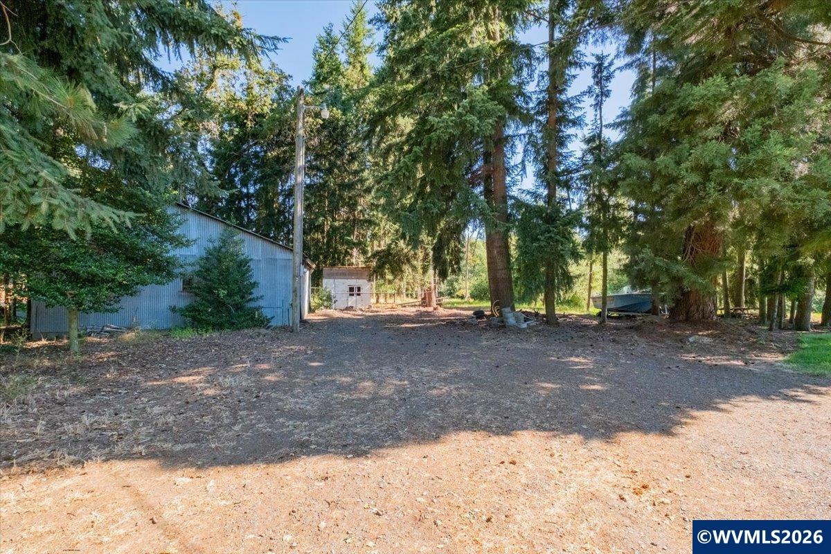 39179 Santiam Bluffs Road Northeast Albany, OR 97322 - Photo 42 of 43