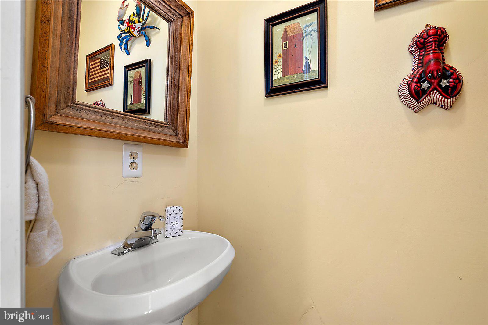616 Salt Spray Road, Unit 7 Ocean City, MD 21842 - Photo 26 of 53 DOWNSTAIRS POWDER ROOM