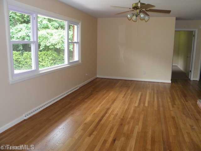 703 Overbrook Drive High Point, NC 27262 - Photo 3 of 16 Living Room.