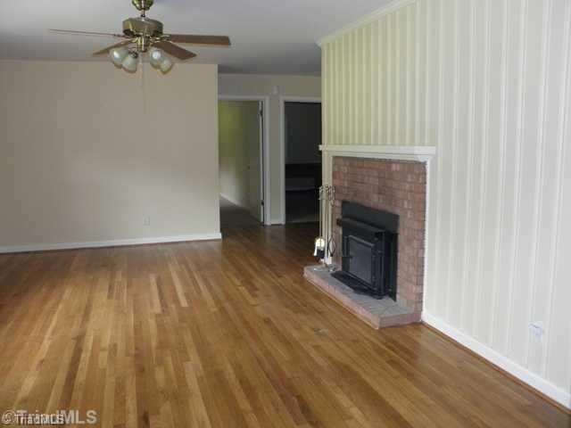 703 Overbrook Drive High Point, NC 27262 - Photo 4 of 16 Living Room.