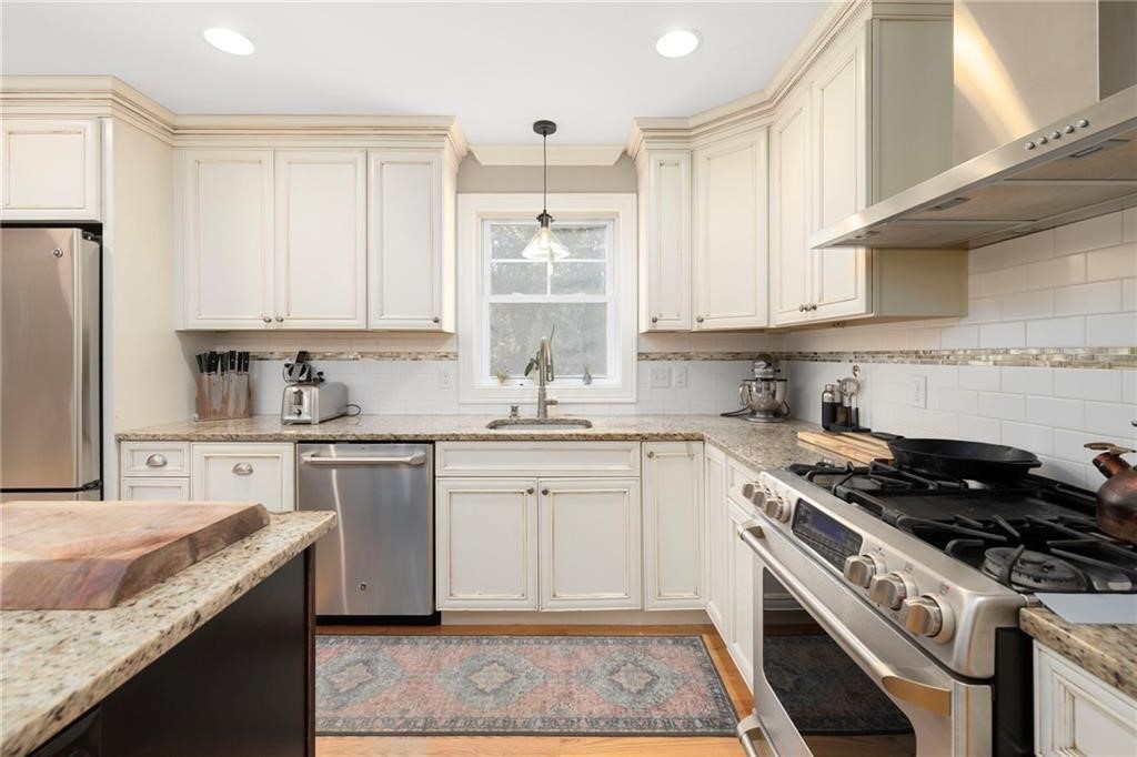 15 Victoria Lane Scituate, RI 02831 - Photo 18 of 50