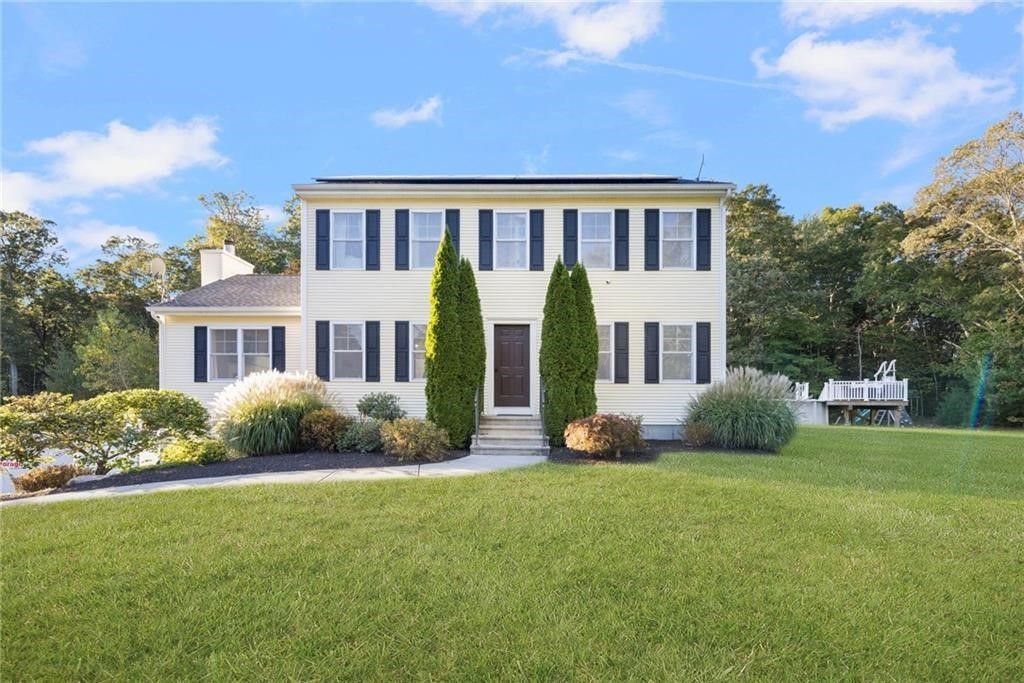 15 Victoria Lane Scituate, RI 02831 - Photo 2 of 50