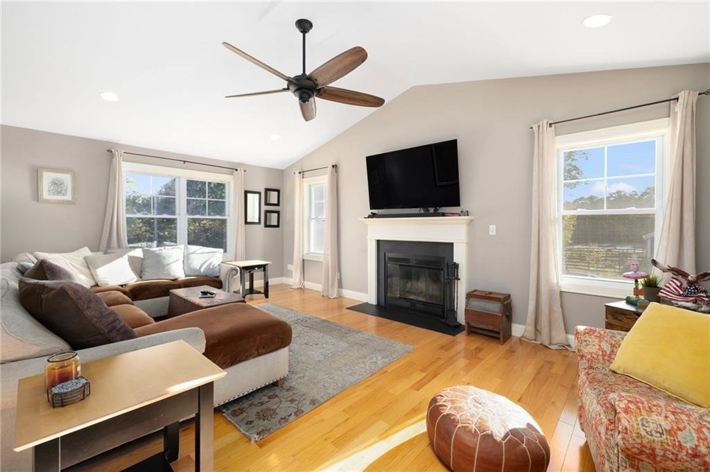 15 Victoria Lane Scituate, RI 02831 - Photo 23 of 50