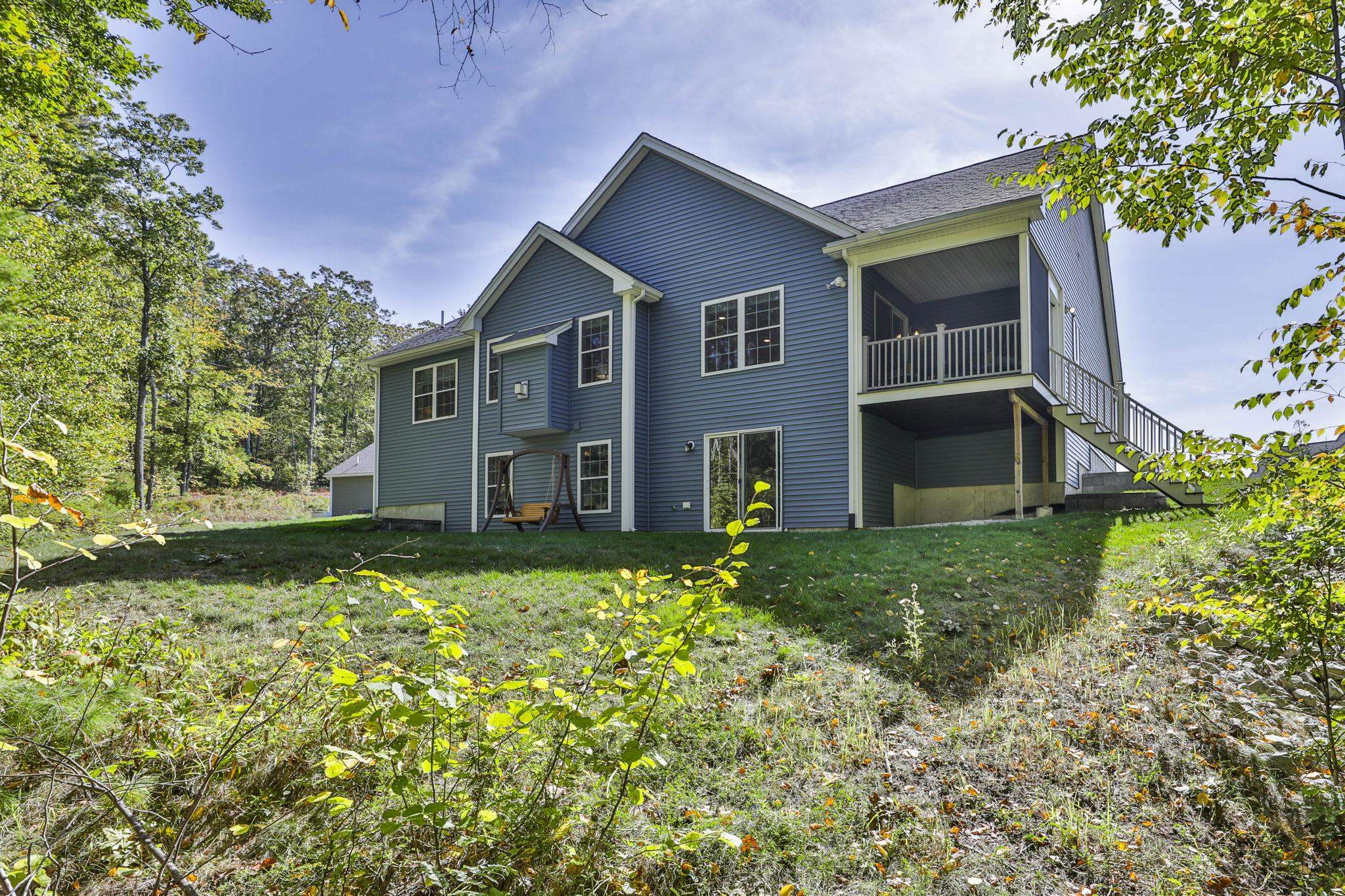 16 Strawberry Lane Hooksett, NH 03106 - Photo 4 of 39