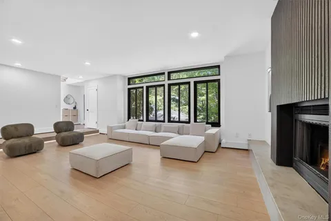 $995,000 | 8 Amalfi Drive, Cortlandt Manor, NY 10567