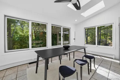 $995,000 | 8 Amalfi Drive, Cortlandt Manor, NY 10567