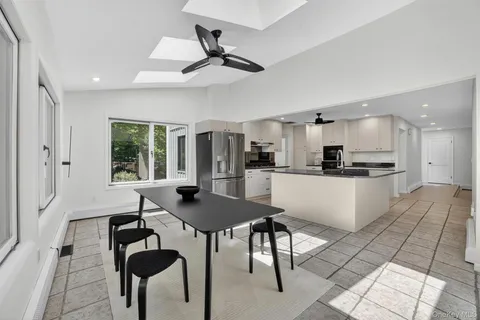 $995,000 | 8 Amalfi Drive, Cortlandt Manor, NY 10567