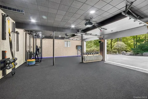 $995,000 | 8 Amalfi Drive, Cortlandt Manor, NY 10567