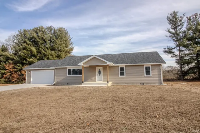 $328,000 | 400 South 865th Street East, Knox, IN 46534