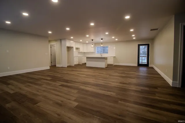 $328,000 | 400 South 865th Street East, Knox, IN 46534