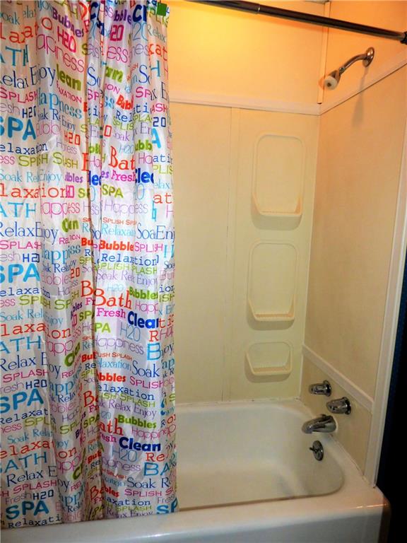 188-190 Penn Manor Road Irwin, PA 15642 - Photo 21 of 25 Full bath