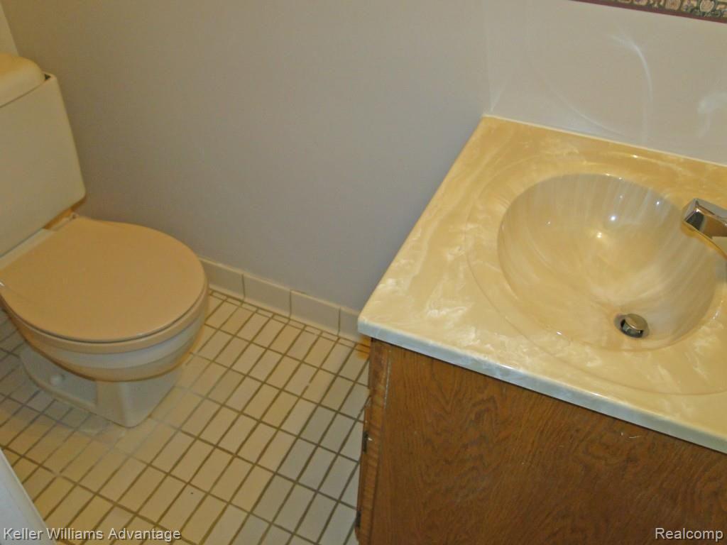 41968 Cherry Hill Road Novi, MI 48375 - Photo 13 of 17