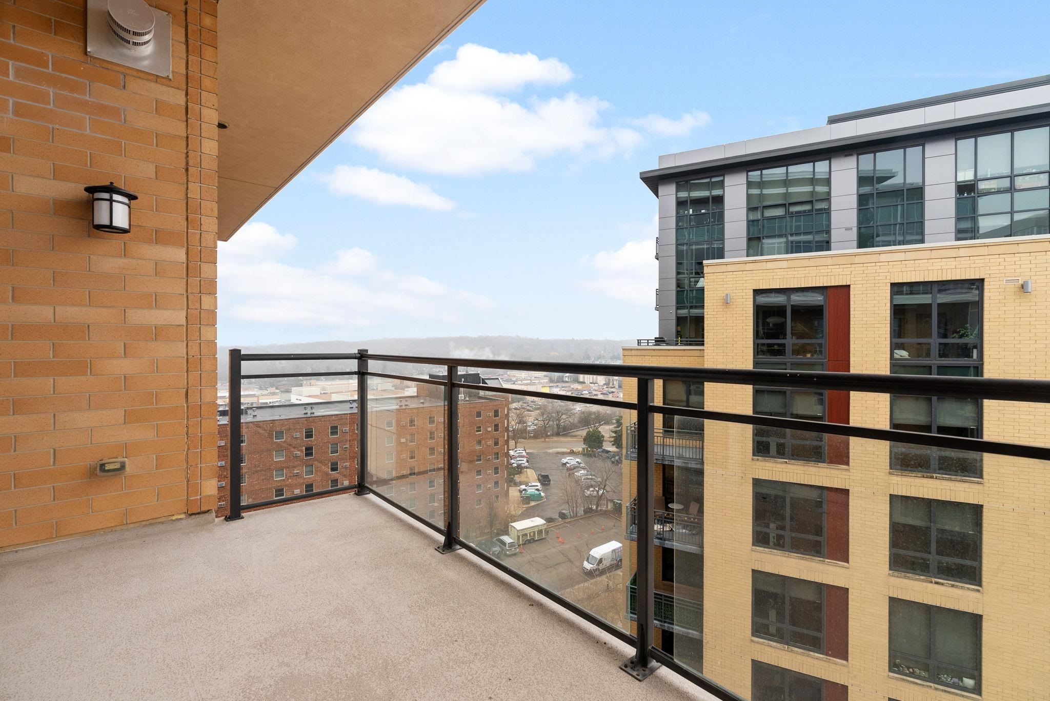 625 North Segoe Road, Unit 811 Madison, WI 53705 - Photo 13 of 47