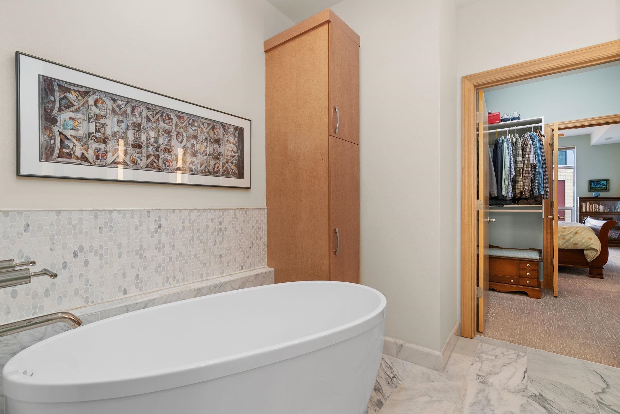 625 North Segoe Road, Unit 811 Madison, WI 53705 - Photo 20 of 47