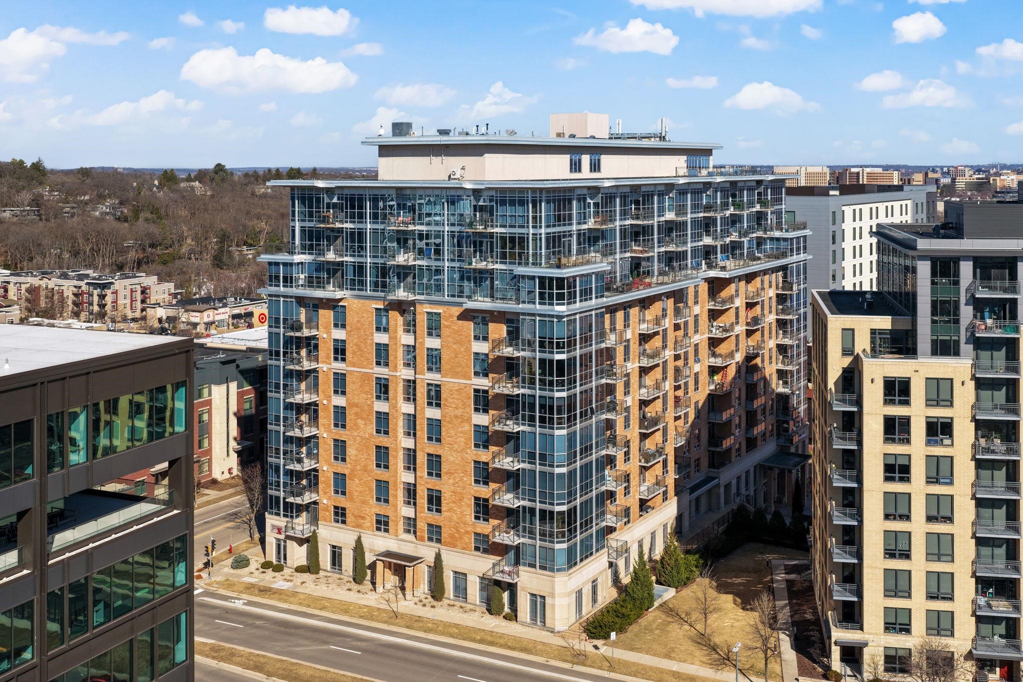 625 North Segoe Road, Unit 811 Madison, WI 53705 - Photo 27 of 47
