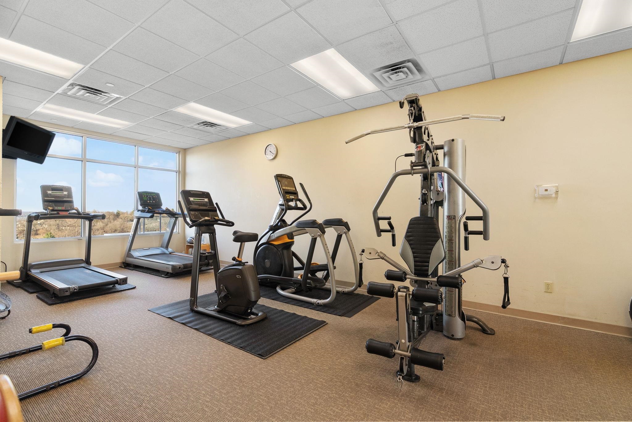 625 North Segoe Road, Unit 811 Madison, WI 53705 - Photo 35 of 47