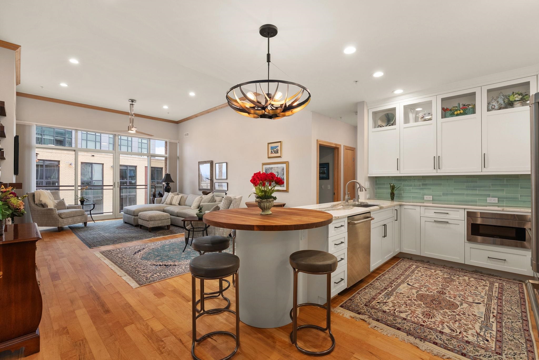 625 North Segoe Road, Unit 811 Madison, WI 53705 - Photo 5 of 47