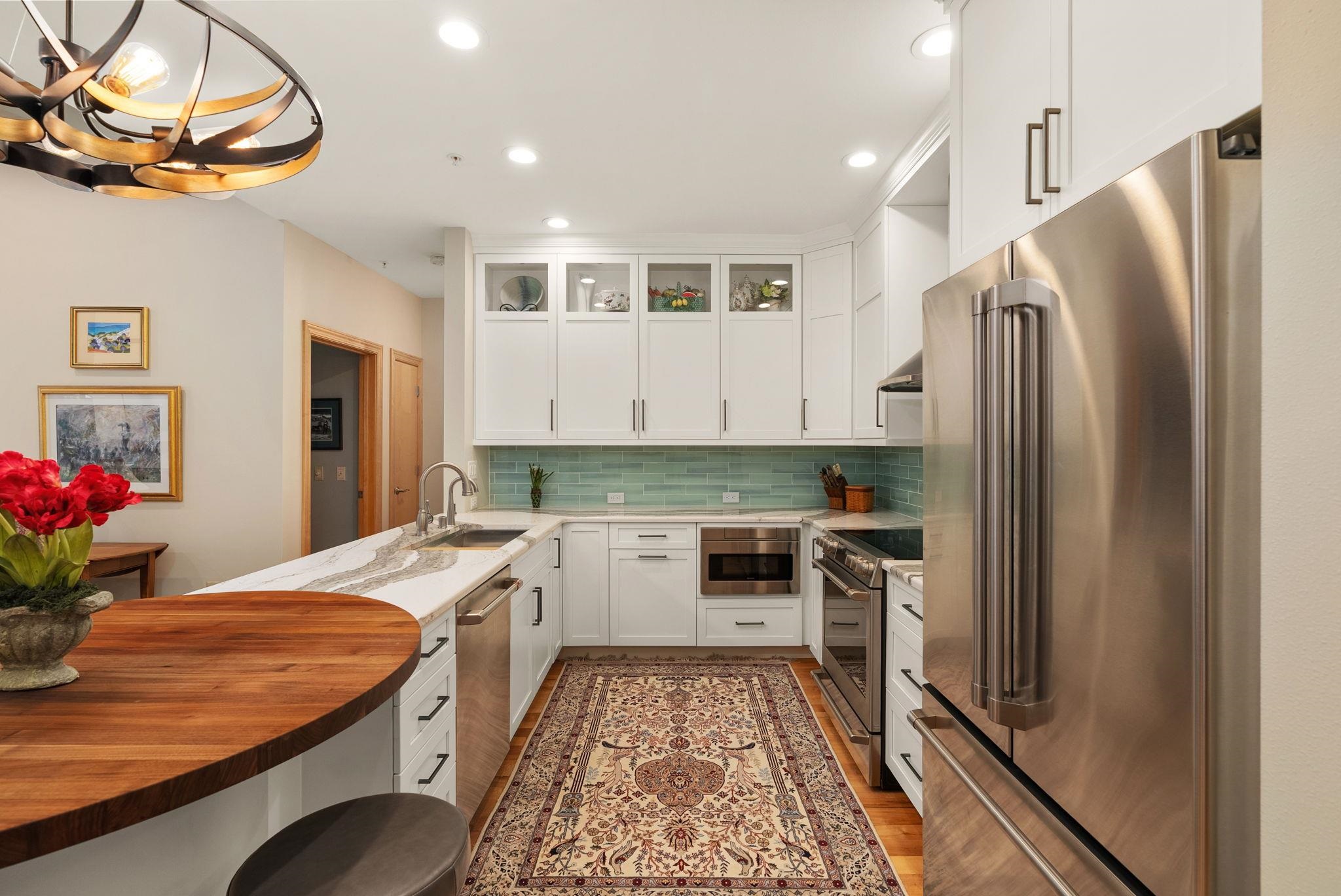 625 North Segoe Road, Unit 811 Madison, WI 53705 - Photo 6 of 47