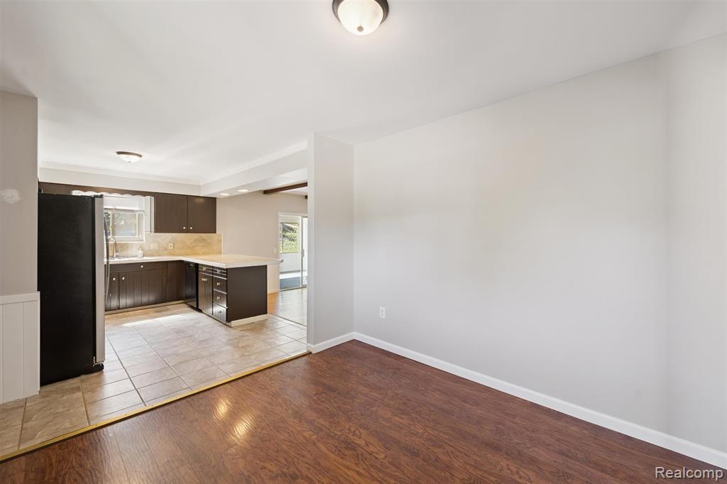 3196 Red Barn Road Flint, MI 48507 - Photo 14 of 45 Gallery Image 14