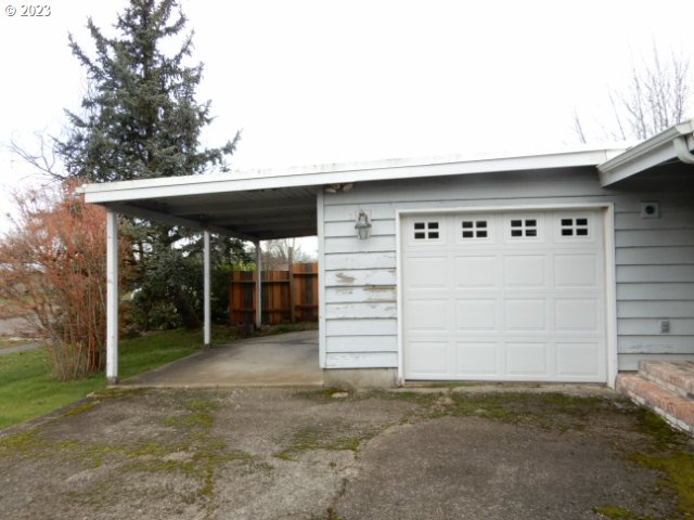 2455 Van Buren Street Eugene, OR 97405 - Photo 27 of 31 a view of a garage